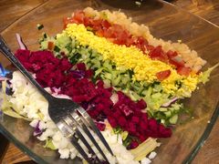 彩虹沙拉-临界音乐酒馆·小龙虾·江湖菜(华熙LIVE·鱼洞店)