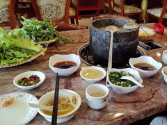 -鲁朗纳麦石锅鸡庄园