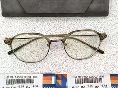 -爱视眸Eyeblling眼镜·依视路·蔡司镜片折扣店(百联南方商城购物中心)