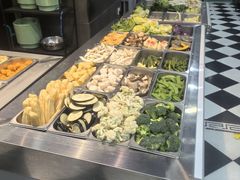 -愉肴麻辣香锅(中山路店)