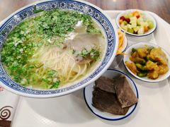-陇兴楼兰州拉面(西安咸阳国际机场店)