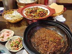 -富正毅三下锅·湘西韵味(天门山索道店)