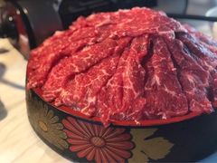 安格斯牛肉-鲜入围煮花胶鸡海鲜火锅