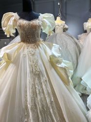 -白雪公主婚纱摄影