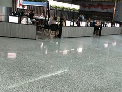 大堂-肯德基(虹桥机场T2北指廊精选外卖点店)