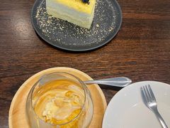 -Chom Cafe and Restaurant