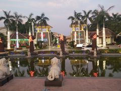 -亚龙湾亚泰商业街