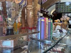 -Gelateria Dondoli