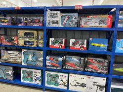 -逝水玩具折扣店