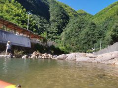 -安吉龙王山峡谷漂流