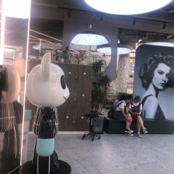 -PE SALON 