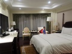 -茂名熹龙国际大酒店(人民广场高铁站店)