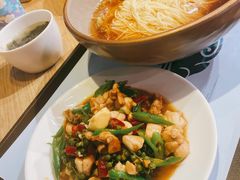 网红牛蛙面-哇蛙牛功夫面渝都料理(龙阳广场店)
