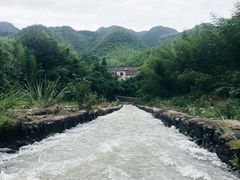 -仙山谷激浪漂流