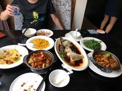 -河畔春天时尚餐厅