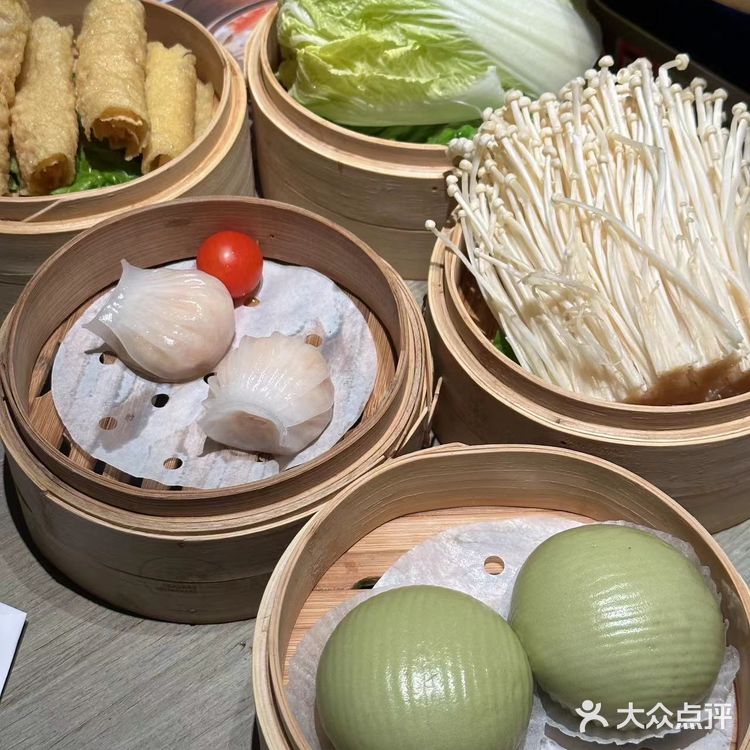 冬天来吃茶港的牛杂煲，真的好有韵味[调皮]
