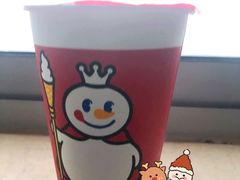 草莓雪王大圣代-蜜雪冰城(托乐嘉店)