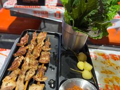 -威记烧嘢·南宁烧烤·超级生牛(绿地店)