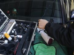 -鲨鱼皮汽车凹陷玻璃修复(静安店)
