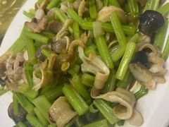 -超越海鲜屋(飞龙物业店)