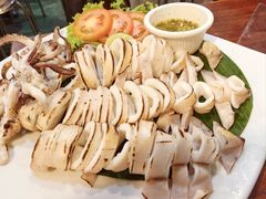 -Dang restaurant (patong phuket)