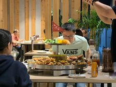自助取餐区-日进一片海.生腌海鲜火锅.宵夜烧烤(三里屯总店)