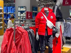 -百年港湾奥特莱斯(香炉礁店)
