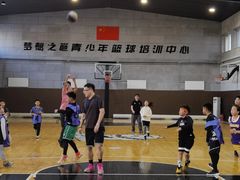 -梦想之巅·青少年篮球·羽毛球·培训中心(西站店)