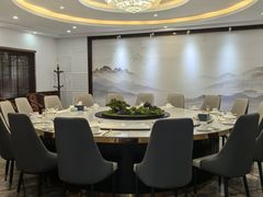 -临江宴餐厅·野生鱼·山里菜(富春江店)