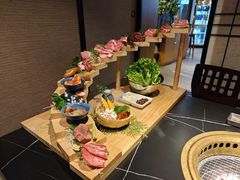 -山川小町·极番烧肉(新地假日广场店)