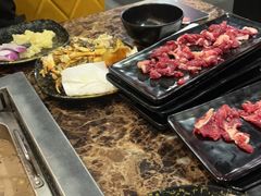 -牛里牛气· 榴莲海鲜鲜牛肉自助火锅·烤肉(横岗店)