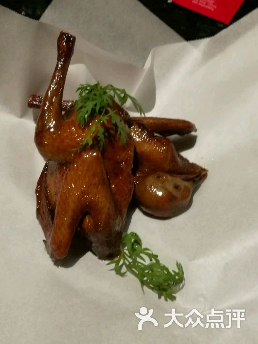 招牌爆汁小乳鸽