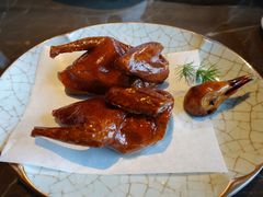 脆皮乳鸽-新荣记(BFC外滩金融中心店)