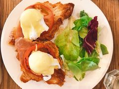 班尼迪克蛋-Common Table · Brunch & Coffee
