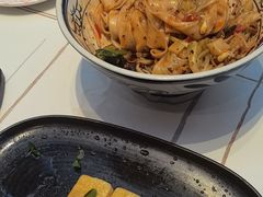 -阿瓦山寨·湘菜现炒·剁椒鱼头王(咸阳总店)