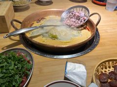 -洱火云南酸菜牛肉火锅(石景山当代商城店)