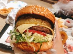 -The Habit Burger Grill 哈比特汉堡(复兴soho店)