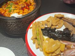 -万重锦·人文川菜馆(骡马市店)