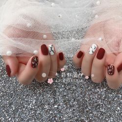 -七彩虹美甲美睫 半永久