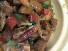 美味牛尾煲-宜宾海鲜酒家·三十年老字号