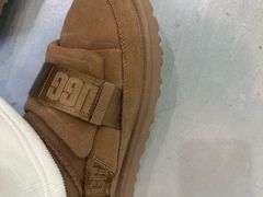 -UGG(燕莎奥特莱斯购物中心店)