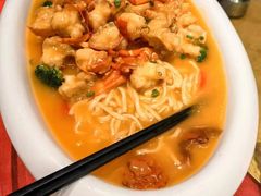 -荣誉海鲜酒楼(海湾店)