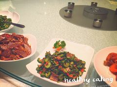 -八府香鸭·啫啫煲(华山路店)