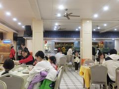 -鹏城人家海鲜酒家·23年老字号(较场尾店)