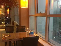靠窗位-95号酱骨·一块豆腐(展春园西路店)