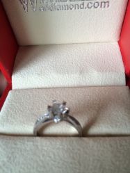 -威德钻石-克拉钻大本营(南京东路店)