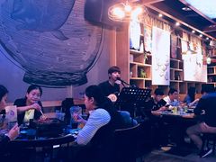 驻唱歌手-鱼库·不仅是一家烤鱼店(车公庙店)