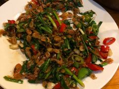 -临江餐馆二楼美食部落