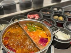 番茄酸汤锅底-壹小馆.皇城老妈(成都太古里店)