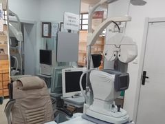 -豪门视光·星趣控·蔡司依视路眼镜代理商(中央大街店)